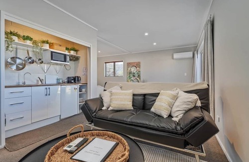 Coromandel House | Wharf Landing: The Studio