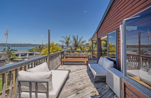 Whitianga House | Whitianga Coastal Escape (3 bdrm)
