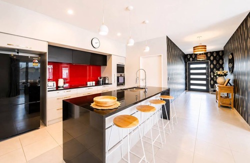 Wigram House | Wigram Modern Family Home | 5BR | Patio & Parking