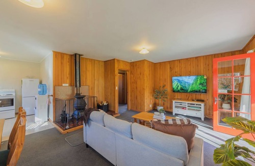 Burkes Pass House | Wildwood Cottage | Cozy 2BR Secluded Stay