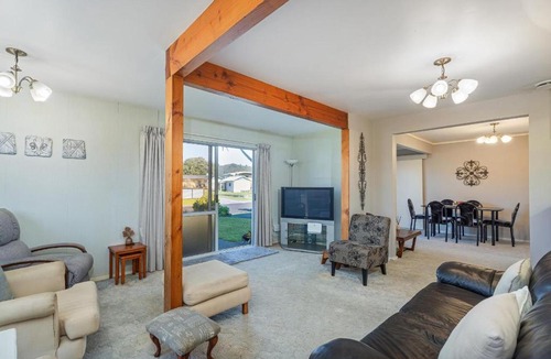 Whangamata House | Williamson Getaway - Top Whangamata Location
