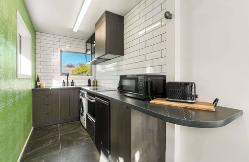 Hamilton Apartment | Winifreds Apartments - By Superior Stays
