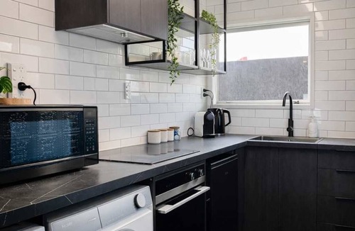 Hamilton Apartment | WINTER SPECIAL | Hamilton Corporate Stay