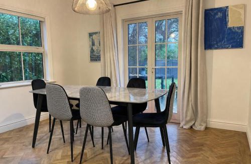 Greytown Villa | Wood Street Haven