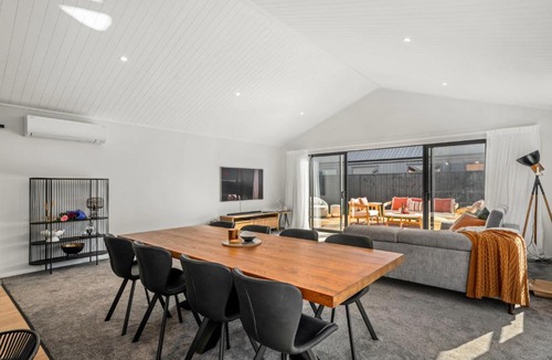 Lowburn House | Wooing Retreat - Cromwell Holiday Home
