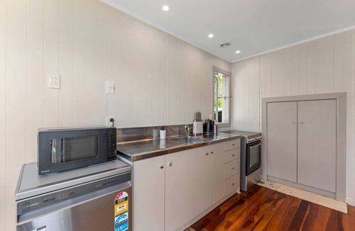 Taupo House | Wych Hazel - cute 2 bedroom cottage, cental Taupo