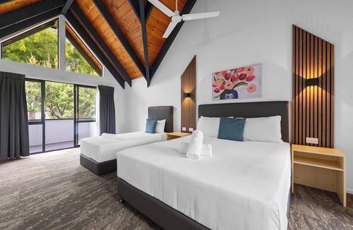 Fenton Street Hotel | Wylie Court