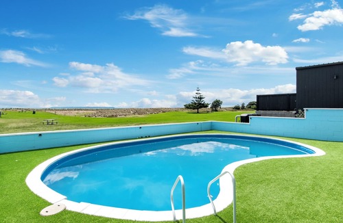 Papamoa Beach Apartment | Your Beachfront Hideaway Studio
