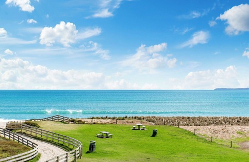 Papamoa Beach Apartment | Your Beachfront Hideaway Studio