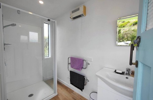 Colac Bay Cottage | Yurt at Colac Bay