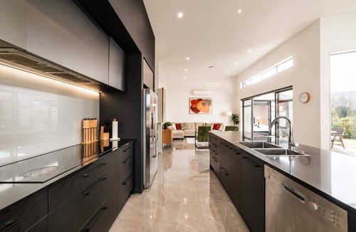 Wigram House | Zenith Escapes | 4BR | Hot Tub + Games + Parking