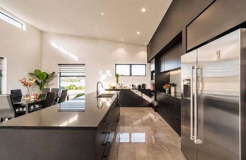 Wigram House | Zenith Escapes | 4BR | Hot Tub + Games + Parking