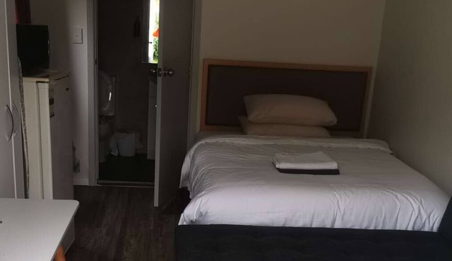 1 Double and 1 sofa bed Garden Chalet B