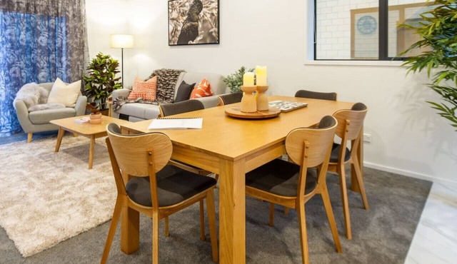3 Bedroom 2 Bathroom Hagley Parkside Perch in Christchurch
