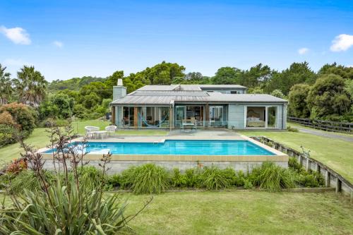 923 Takatu - Tawharanui Peninsular Holiday Home in Auckland