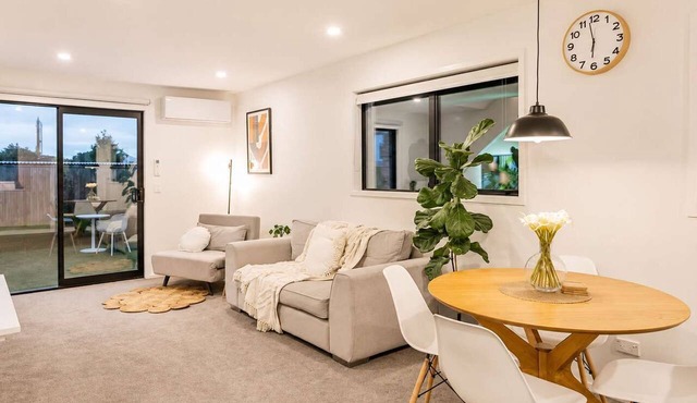 Addington City Base | 2BR | Free Parking in Christchurch