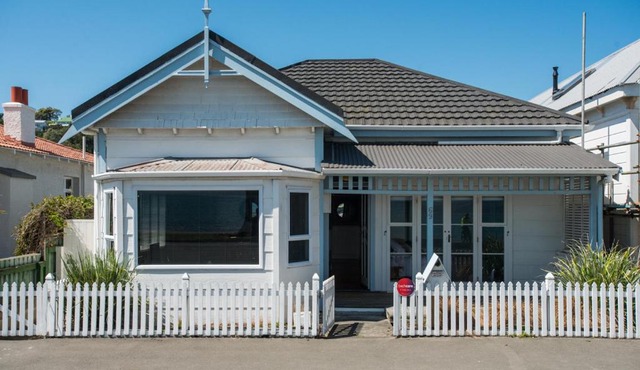 Ahuriri Cottage - Napier Holiday Home in Napier