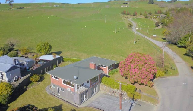 All Seasons Escape - Hilltop, Sleeps 10, Bikes
