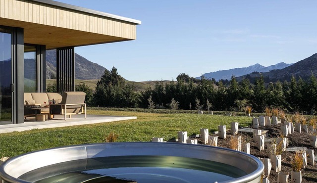 Alpine Solitude - your private slice of Central Otago framed by sweeping peaks and wide-open skies. in Queenstown