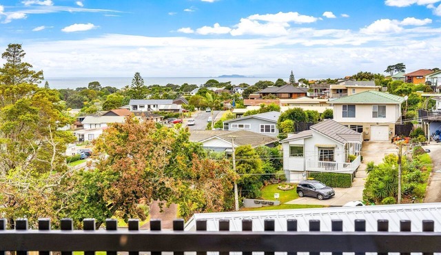 Amazing Family Location with Sea Views in Whangaparāoa