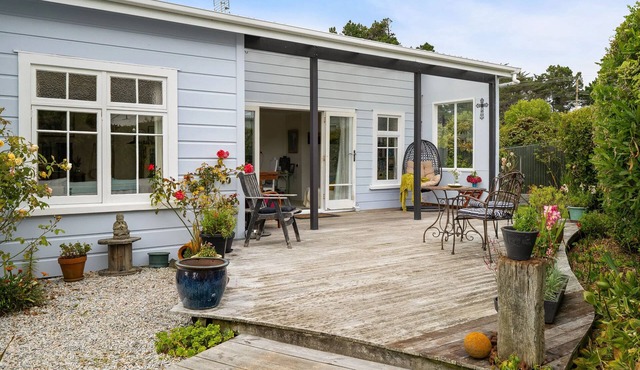 Aramoana garden cottage close to the beach in Aramoana