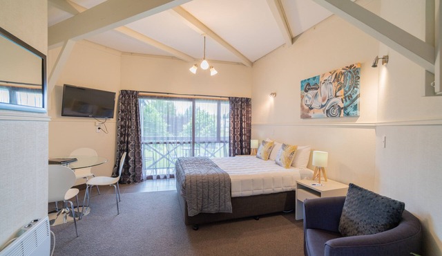 ASURE Explorer Motel & Apartments in Te Anau