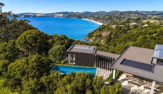Aumoana - Pool, Spa & Sea Views of Onetangi