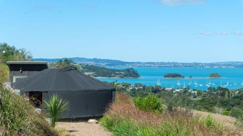 Awaawa Yurts - Rangi in Auckland
