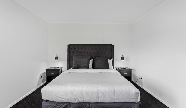 Awesome Designer 3BR Apt in the Heart of Manukau