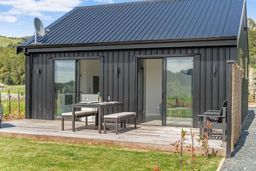 Barn 944 - Big Omaha Holiday Home in Auckland