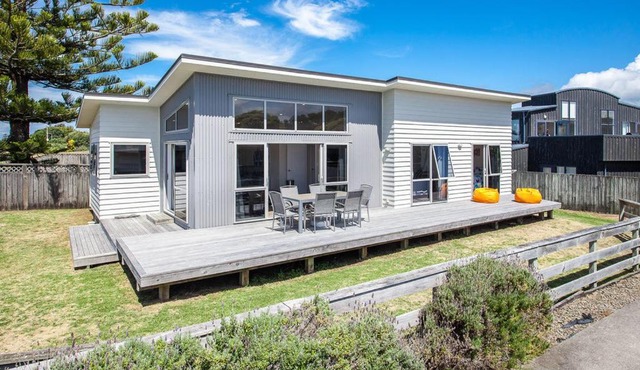 Beach Retreat - Ohope Holiday Home in Ohope