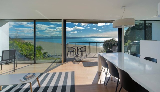 Beachfront Retreat - Architectural & Ocean Views in Nelson