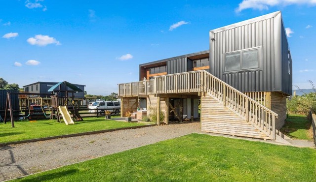 Beachside Sanctuary - Otaki Beach Holiday Home in Otaki