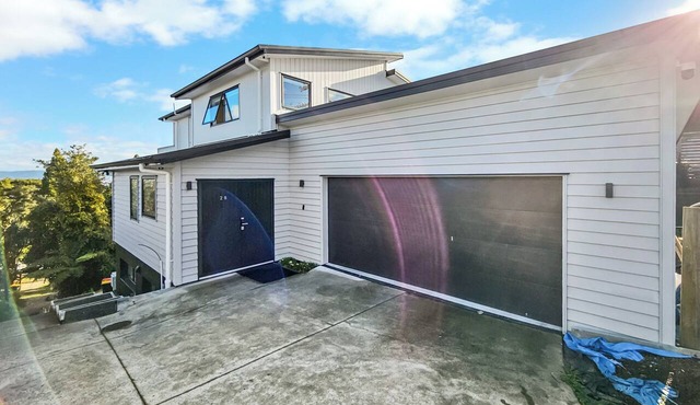 Birkenhead Bliss | Serene 4Bed Home | Quiet, Views