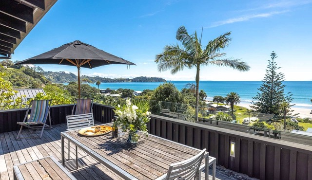 Black Bach - Onetangi Beach & Sea Views in Waiheke Island