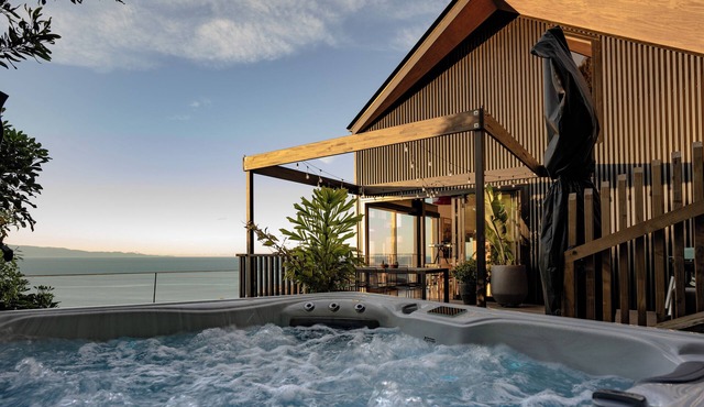 Black Barn Escape - Architecture, Views, Location! in Nelson
