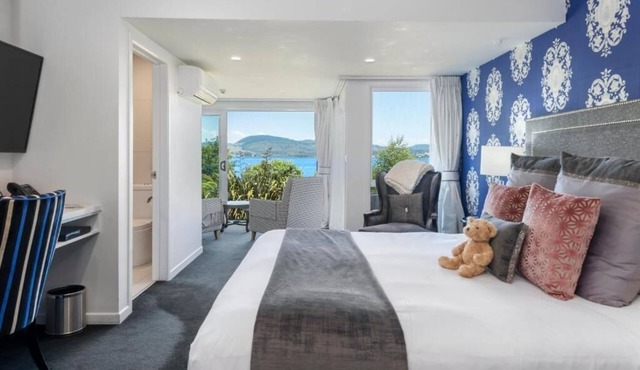 Black Swan Lakeside Boutique Hotel