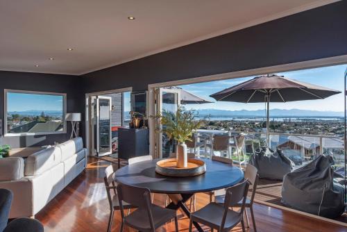 Black Vista in Nelson