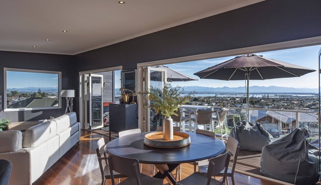 Black Vista in Nelson City