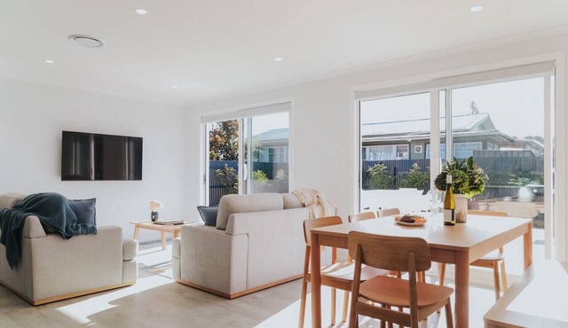 Brand new, near the lake, sleeps 8!