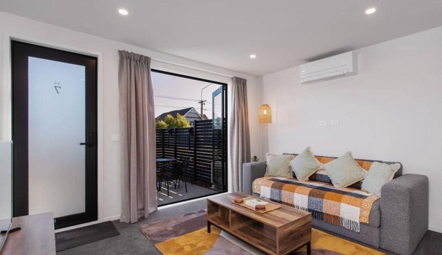 Brand New What a Steal Plus Free off Street Park in Christchurch