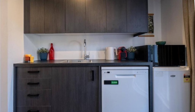 Bright Modern Guesthouse - Free Parking, Near CBD in Christchurch