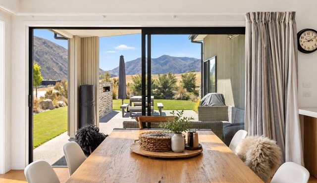 Bull Ridge Retreat Wanaka in Wānaka