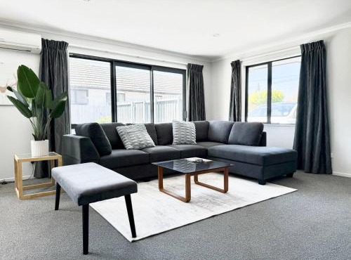 Burnside Four Bedroom Family Home with Garden and Parking in Christchurch