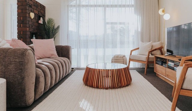 Casablanca Cove : A stylish, lakeside Rotorua retreat