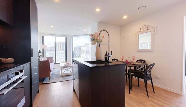 CBD Parkside Penthouse 2Beds & 2Baths vs Pool Gym