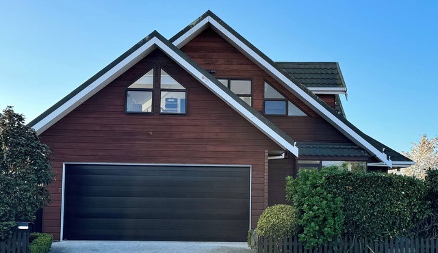Central, Architecturally Exquisite, 3 bedroom Apartment -Palmerston North.