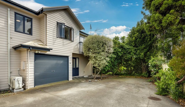 Central Green Escape - Napier Holiday Home