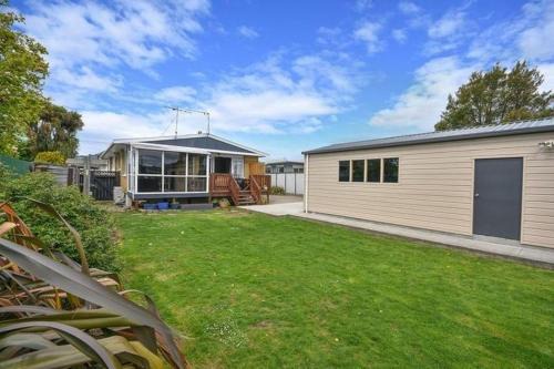 Charming Backyard Sleepout in Dunedin