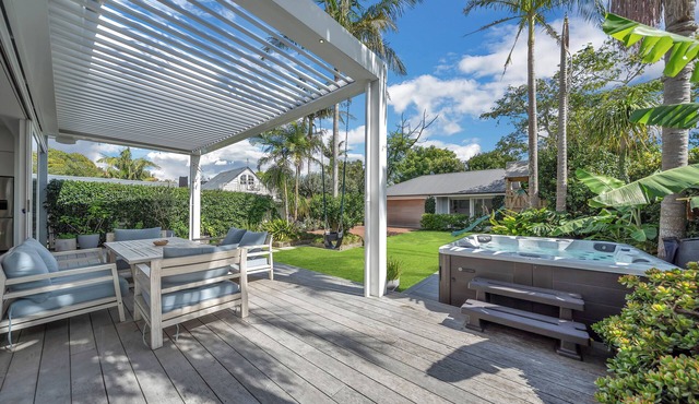 Cheltenham Beach Villa & Guest Studio